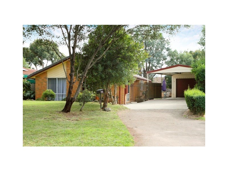 5 McMaster Court, Pakenham VIC 3810