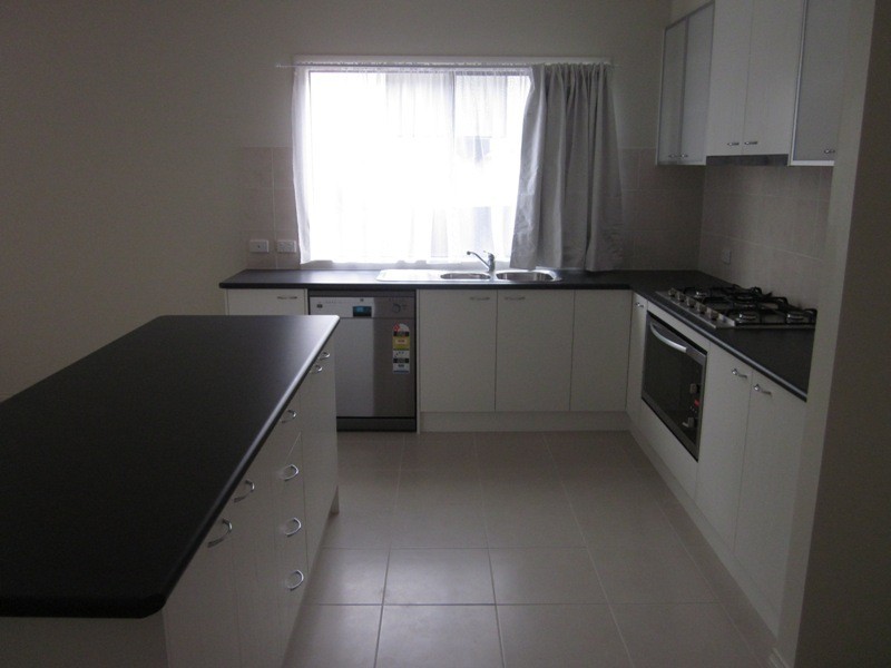 33 Ryelands Drive, Narre Warren VIC 3805