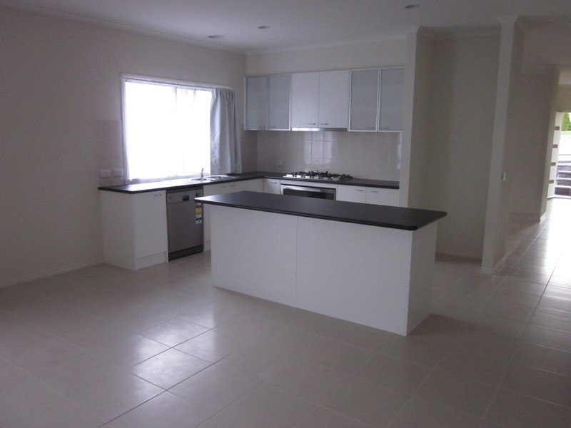 33 Ryelands Drive, Narre Warren VIC 3805