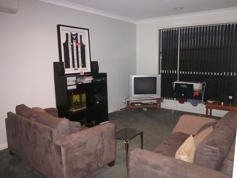 2/30 Woods Street, Beaconsfield VIC 3807