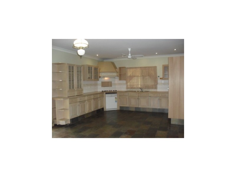 15 Emily Drive, Narre Warren VIC 3805