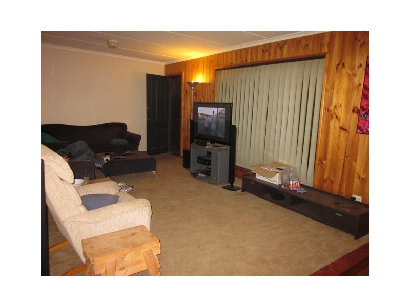 5  Roberts Road, Cranbourne VIC 3977