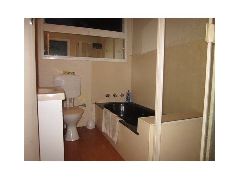 5  Roberts Road, Cranbourne VIC 3977