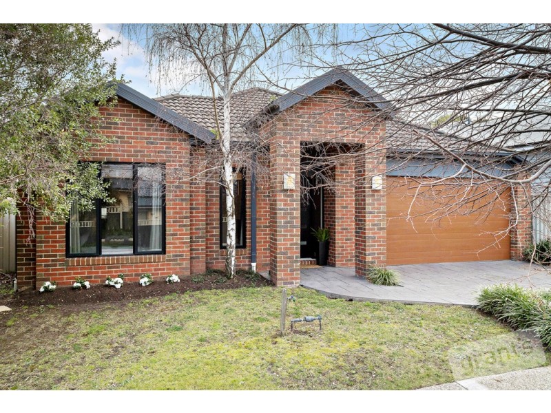 6 Frere Close, Pakenham VIC 3810