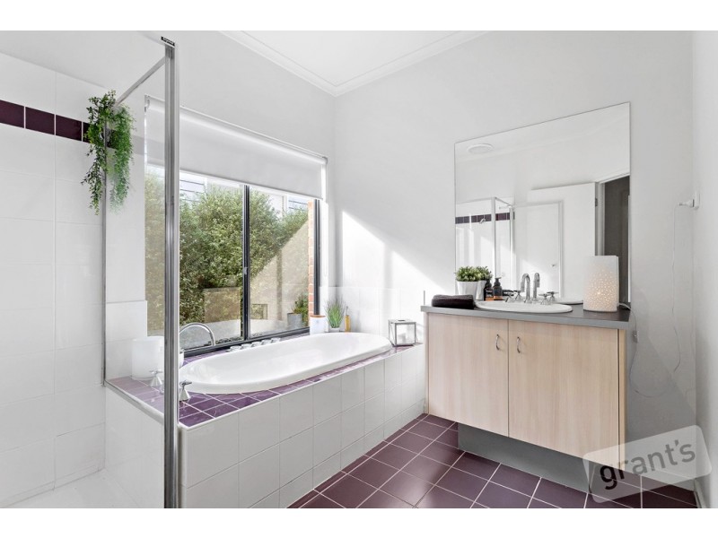 6 Frere Close, Pakenham VIC 3810