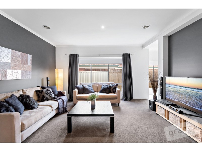 6 Frere Close, Pakenham VIC 3810