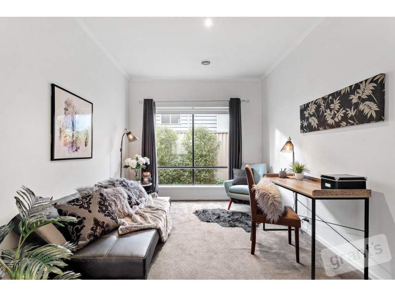 6 Frere Close, Pakenham VIC 3810