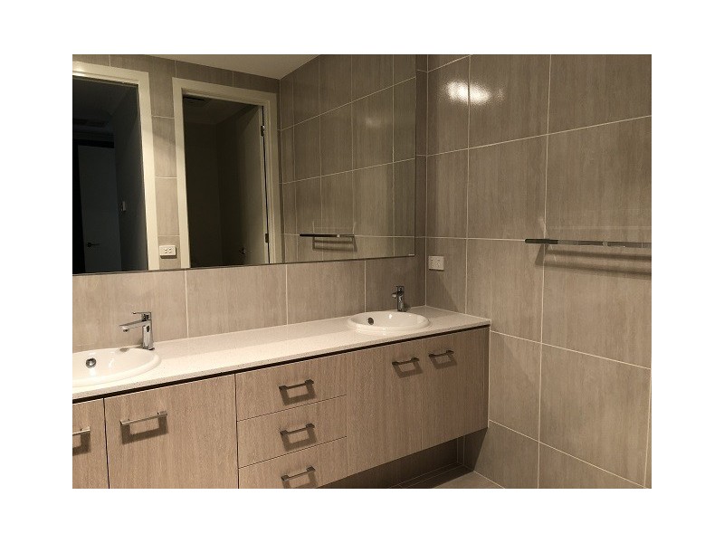 5 Arubi Avenue, Clyde North VIC 3978