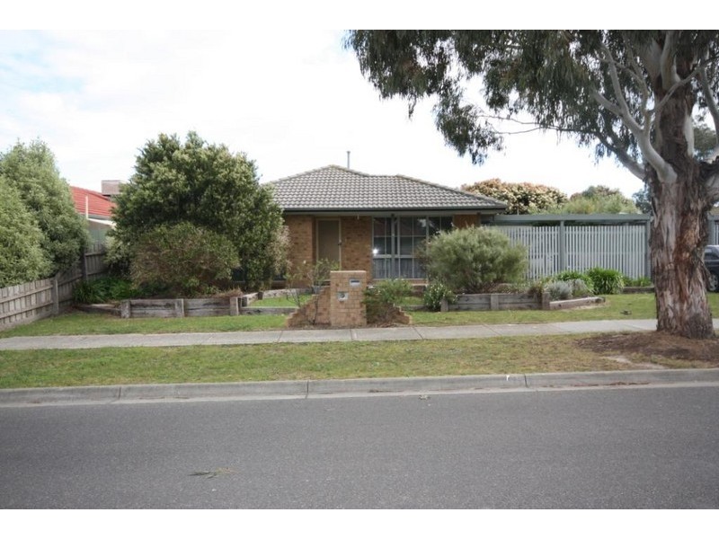 43 Barrington Drive, Pakenham VIC 3810