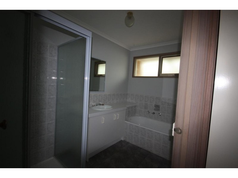 43 Barrington Drive, Pakenham VIC 3810