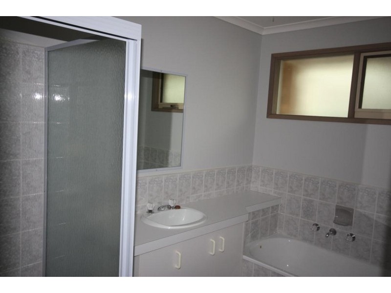 43 Barrington Drive, Pakenham VIC 3810