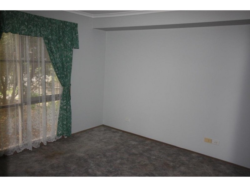 43 Barrington Drive, Pakenham VIC 3810