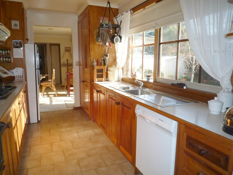 8 Bournevale Drive, Berwick VIC 3806