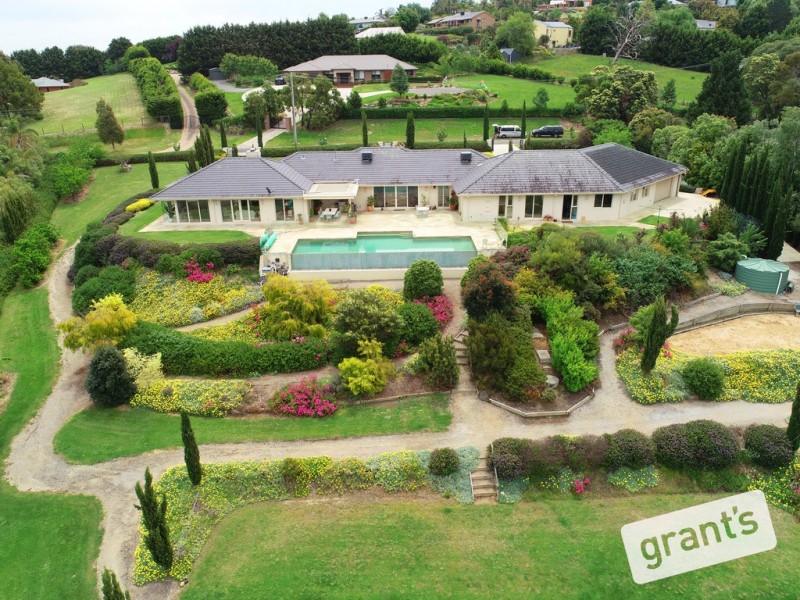 44-46 Caserta Drive, Berwick VIC 3806