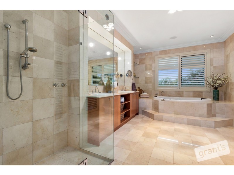 44-46 Caserta Drive, Berwick VIC 3806