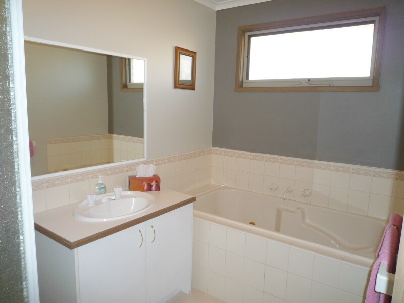 1 Insignia Crescent, Berwick VIC 3806