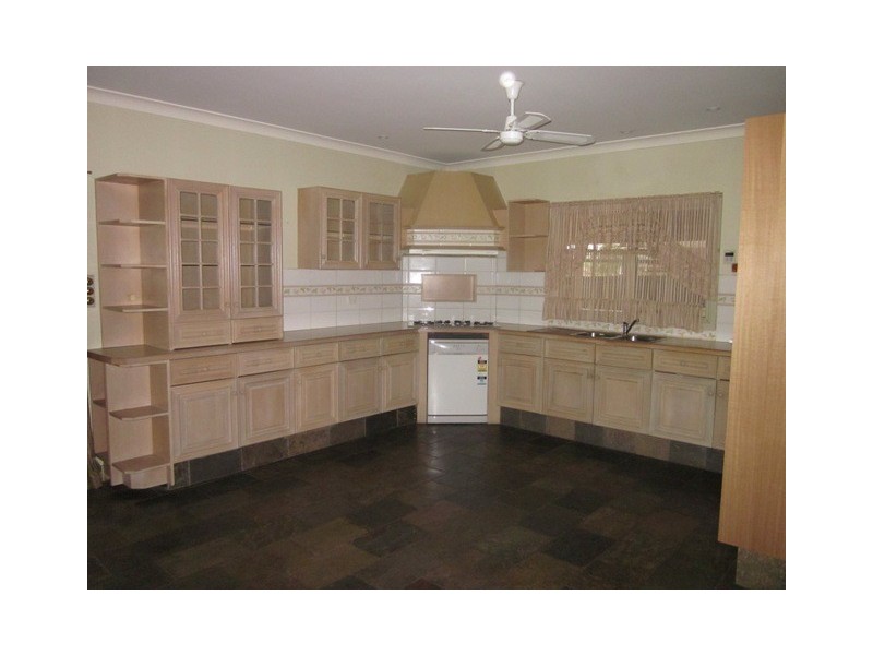 15 Emily Drive, Narre Warren VIC 3805