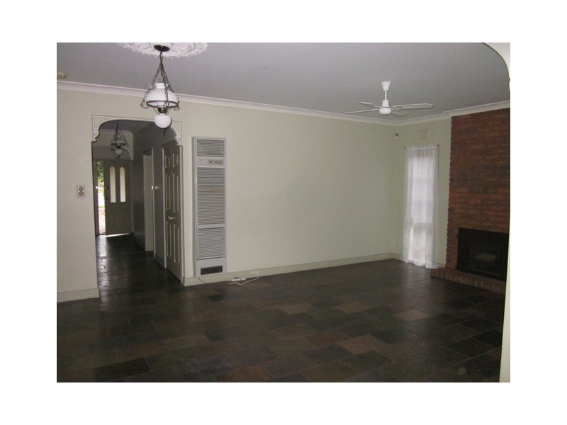 15 Emily Drive, Narre Warren VIC 3805