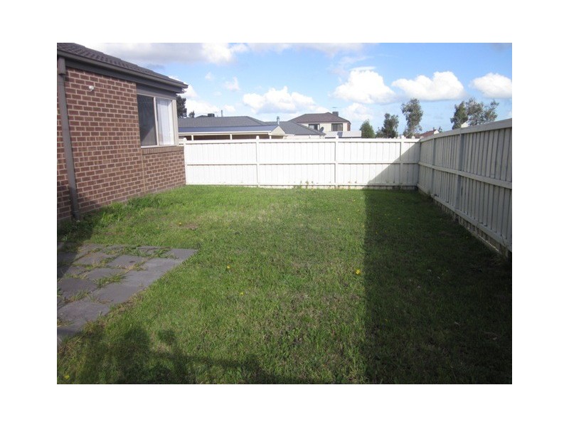 11 Azure Place, Narre Warren South VIC 3805