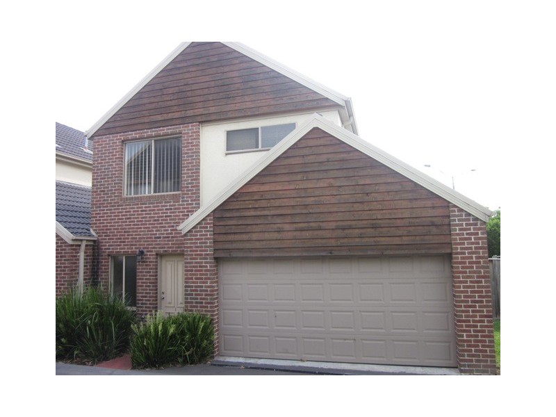 1/2-6 Jerilderie Drive, Berwick VIC 3806