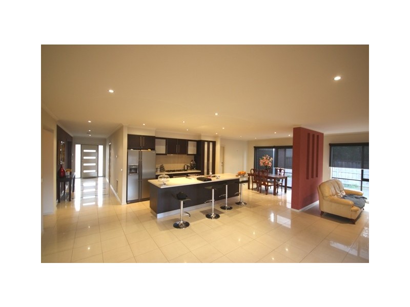 30 Ellen Road, Narre Warren South VIC 3805