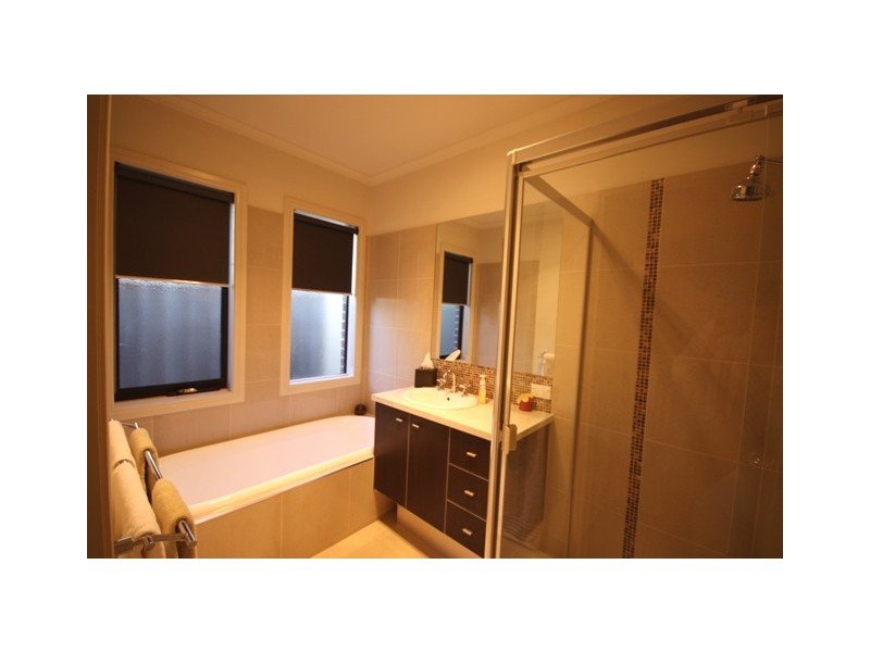 30 Ellen Road, Narre Warren South VIC 3805