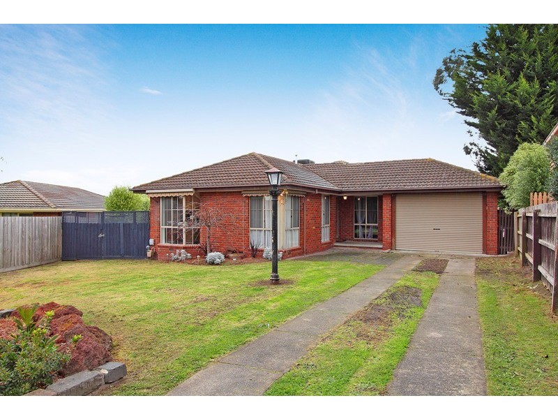 16 Bosco Close, Narre Warren VIC 3805