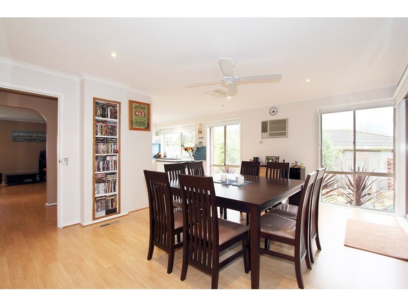 16 Bosco Close, Narre Warren VIC 3805