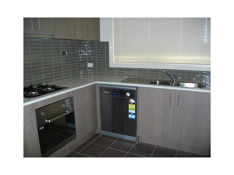 6 Seville Street, Pakenham VIC 3810