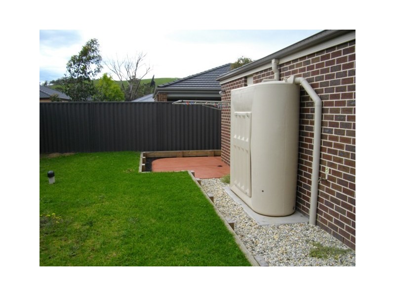 6 Seville Street, Pakenham VIC 3810