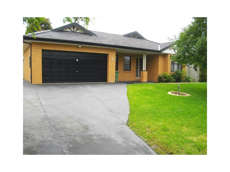 10  Sassafras Close, Pakenham VIC 3810