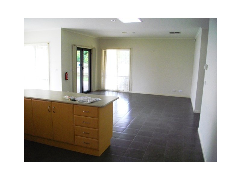 10  Sassafras Close, Pakenham VIC 3810