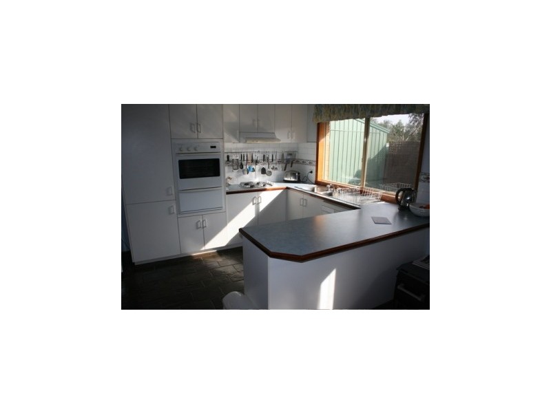 9 Charter Close, Berwick VIC 3806
