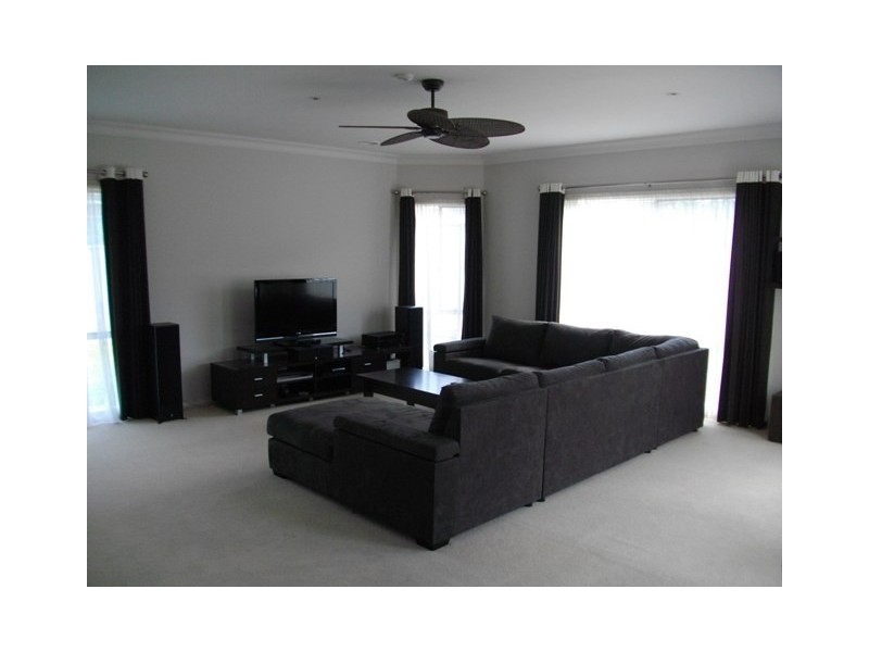 10  Cathedral Close, Pakenham VIC 3810