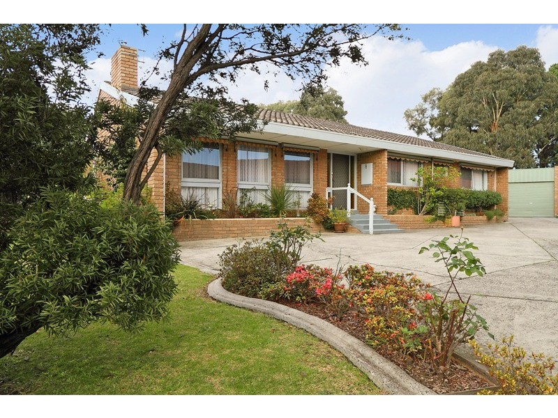 8 Fountain Drive, Narre Warren VIC 3805