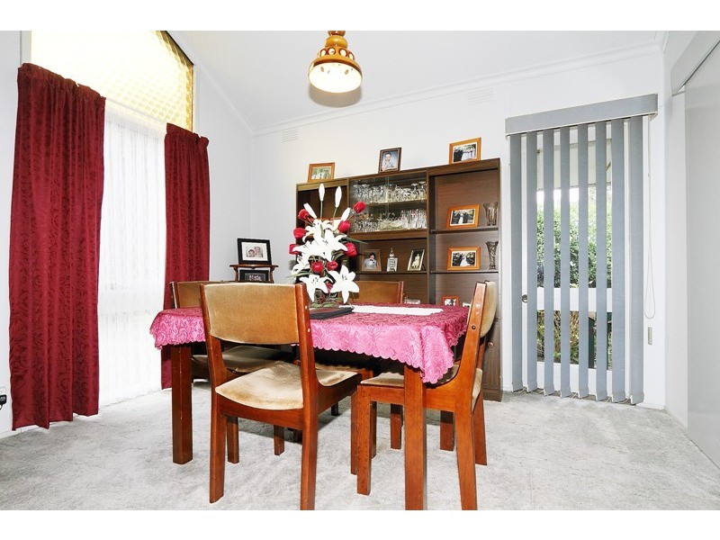 8 Fountain Drive, Narre Warren VIC 3805