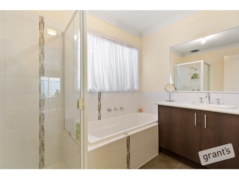 21 Pipetrack Circuit, Cranbourne East VIC 3977