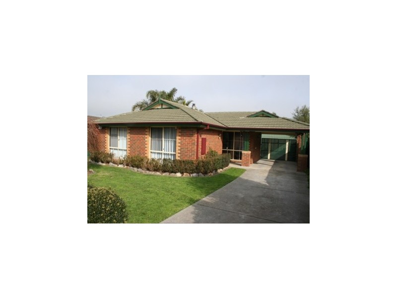 9 Charter Close, Berwick VIC 3806