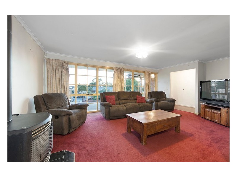 77 Strathavan Drive, Berwick VIC 3806