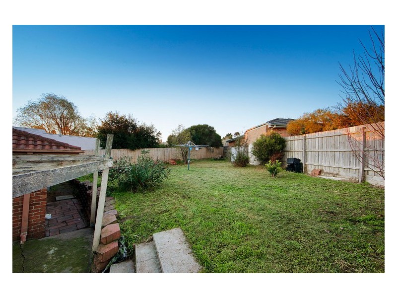 77 Strathavan Drive, Berwick VIC 3806