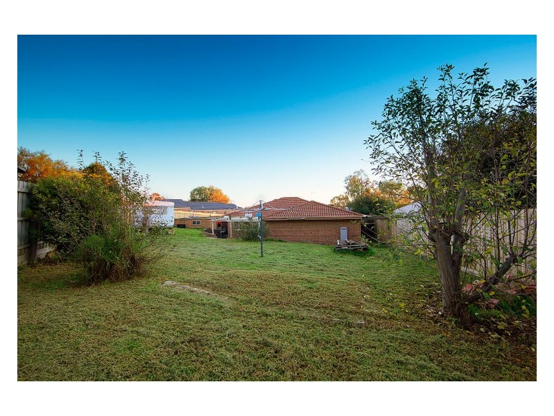 77 Strathavan Drive, Berwick VIC 3806