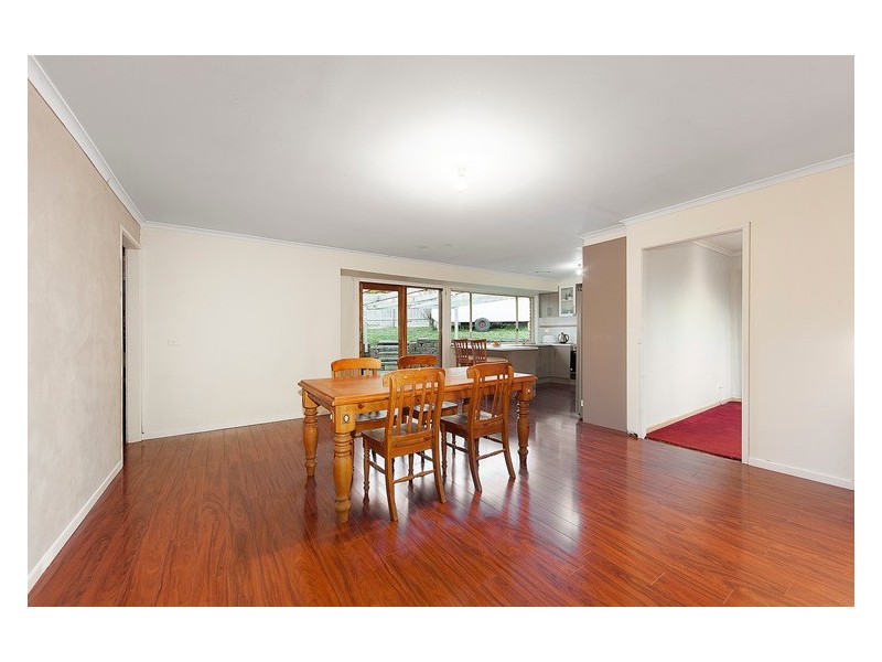 77 Strathavan Drive, Berwick VIC 3806