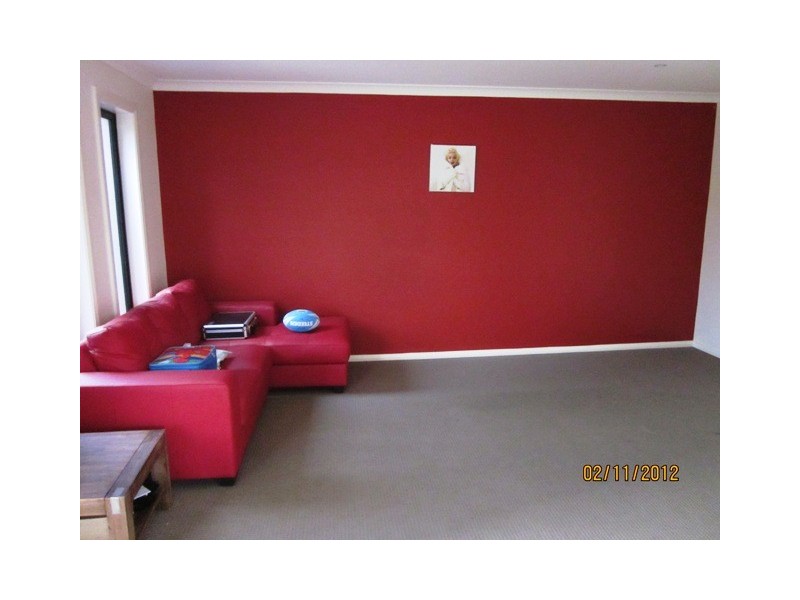 25 Adrian Drive, Pakenham VIC 3810