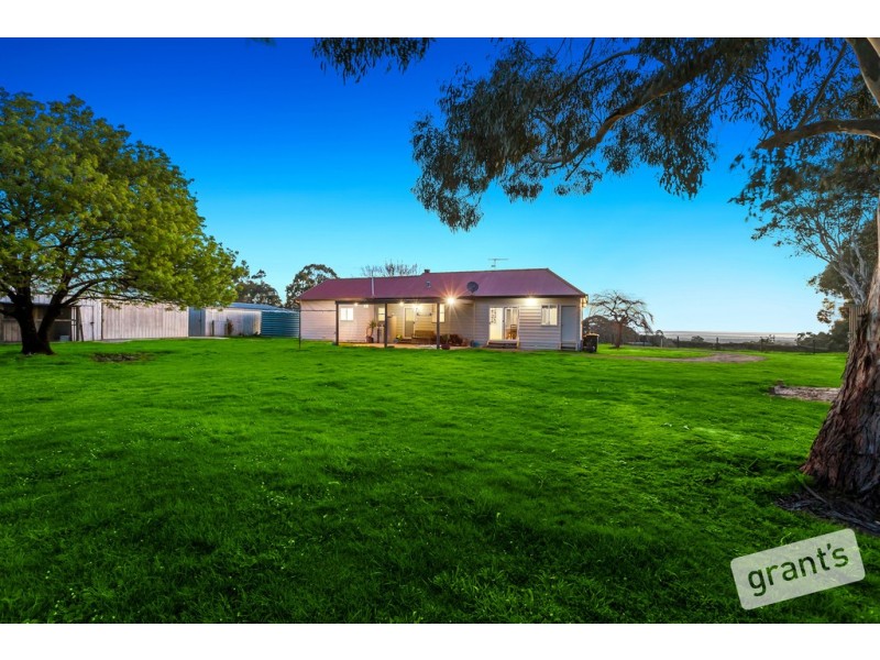 20 Forrest Drive, Nyora VIC 3987