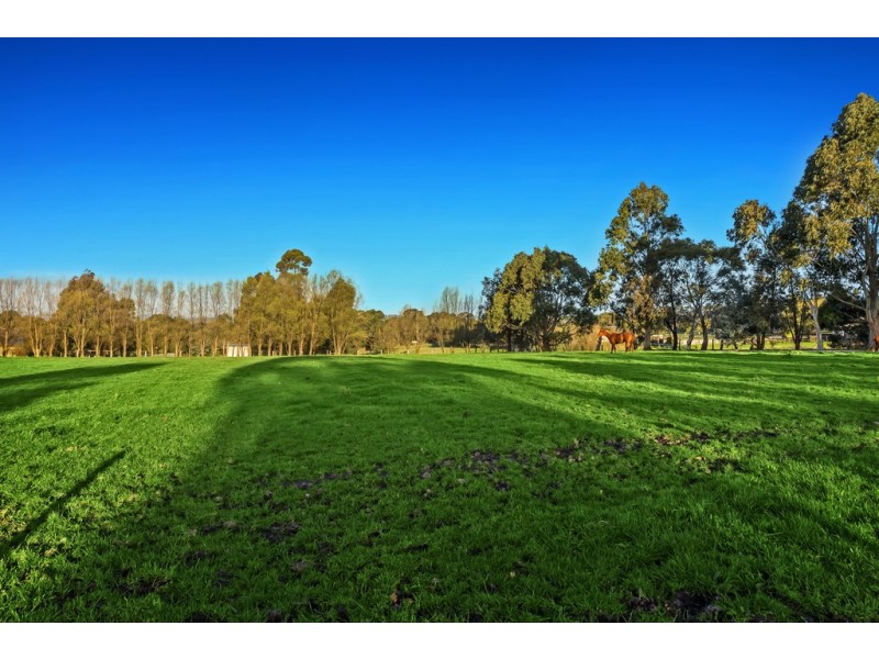 20 Forrest Drive, Nyora VIC 3987