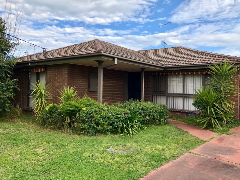 52 Clairmont Avenue, Cranbourne VIC 3977