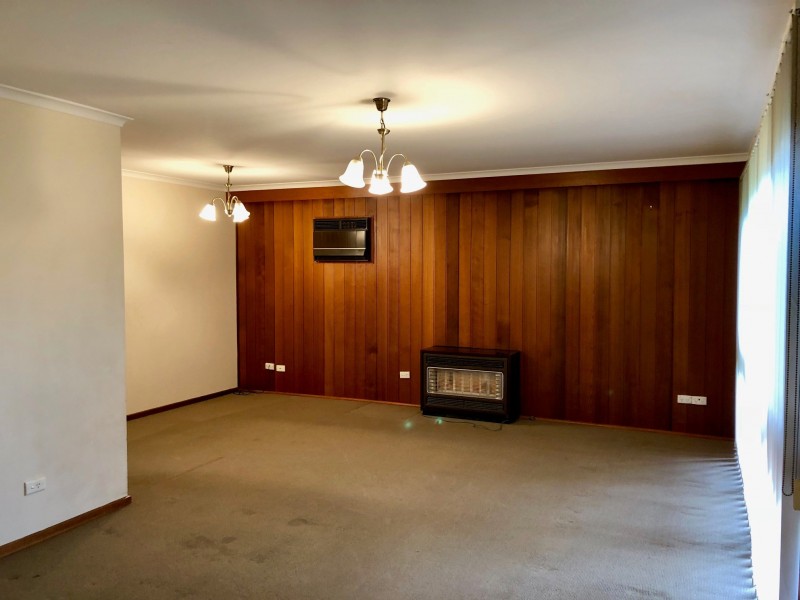 52 Clairmont Avenue, Cranbourne VIC 3977