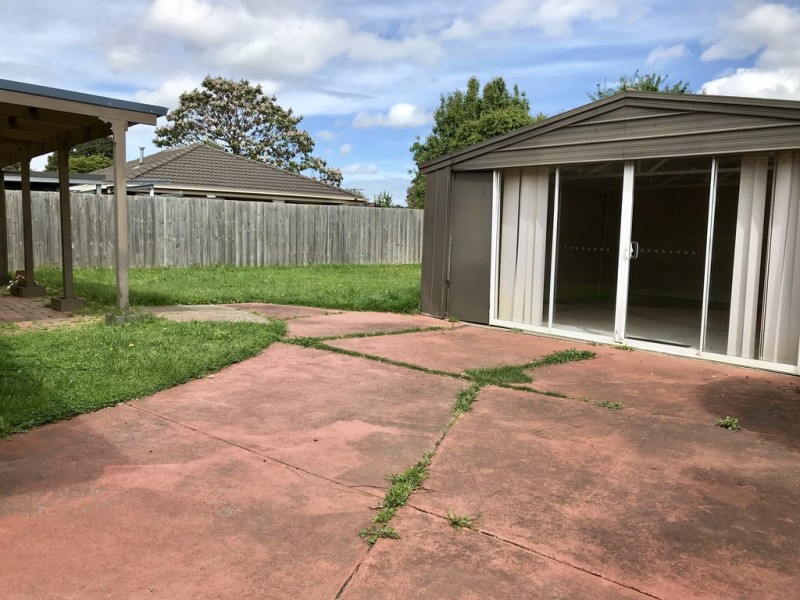 52 Clairmont Avenue, Cranbourne VIC 3977