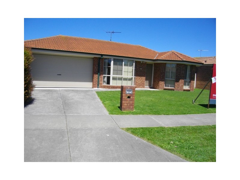 13 Maria Crescent, Pakenham VIC 3810