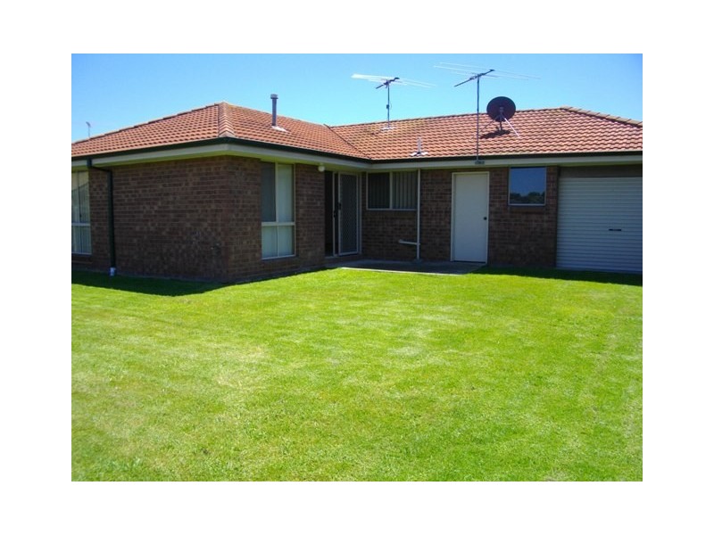 13 Maria Crescent, Pakenham VIC 3810